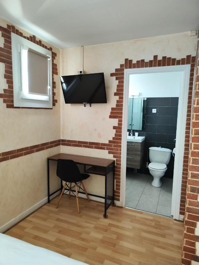 Le Sporting Hotel Beaumont-sur-Leze Екстериор снимка