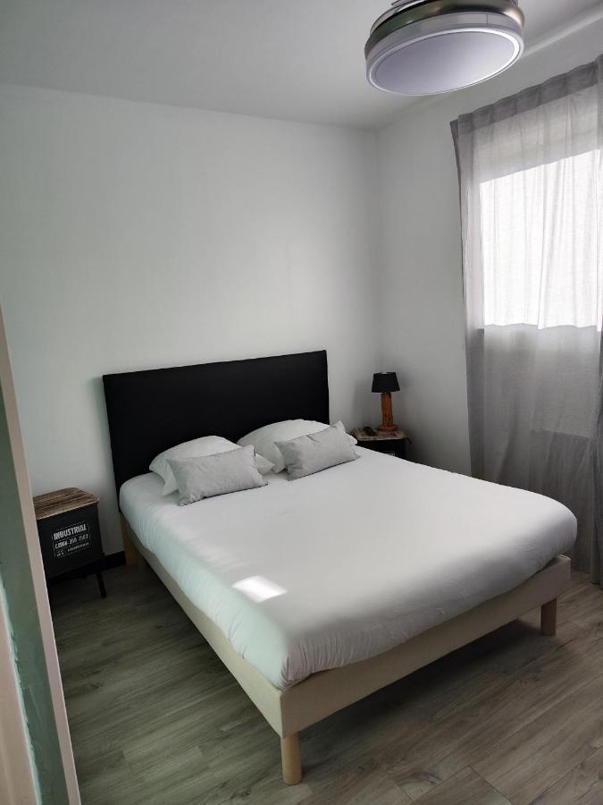 Le Sporting Hotel Beaumont-sur-Leze Екстериор снимка