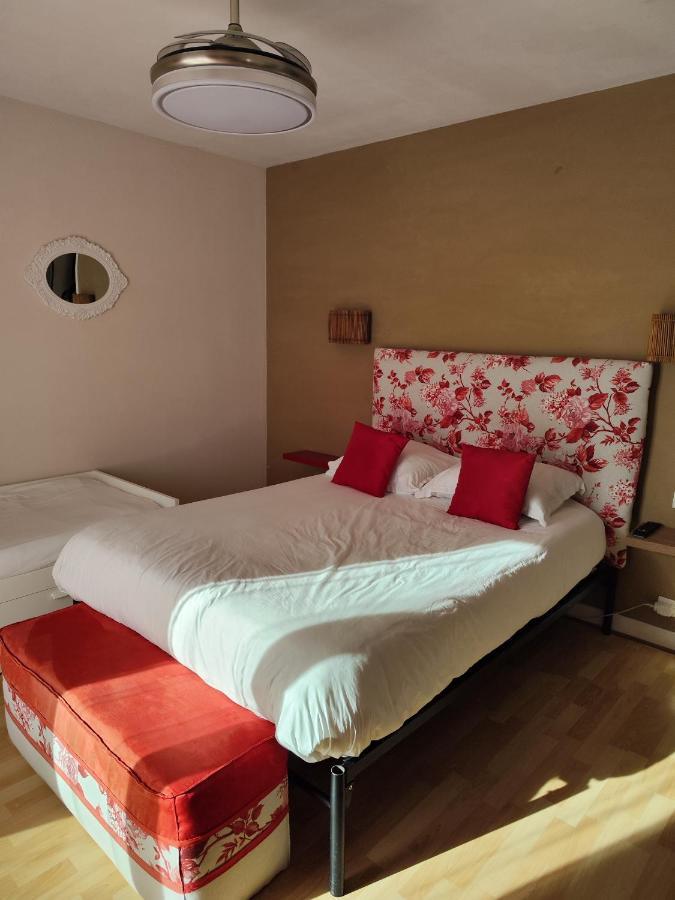 Le Sporting Hotel Beaumont-sur-Leze Стая снимка